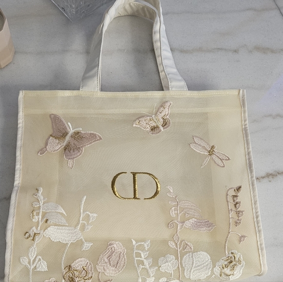 Christian Dior Beauty Butterfly Embroidered Mesh Tote – Gift With Purchase - Picture 10 of 14